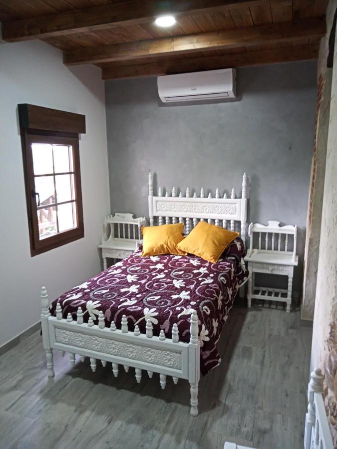 Hostal La Medina De Camponaraya Exterior photo